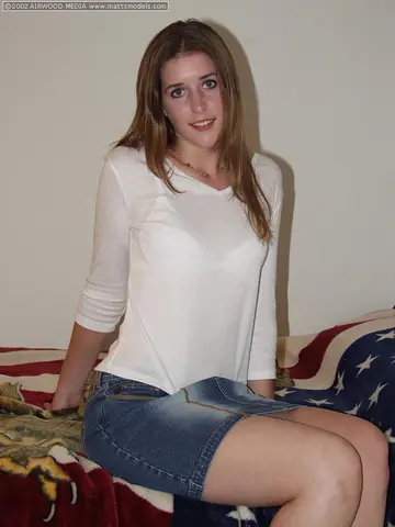 PAWG Strips Out of Her Lingerie and Spreads Her Shaved Slit