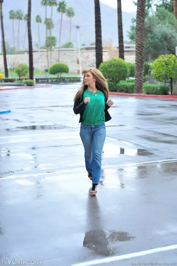 Athletic Amateur Flashes Her Big Tits and Ass in Public
