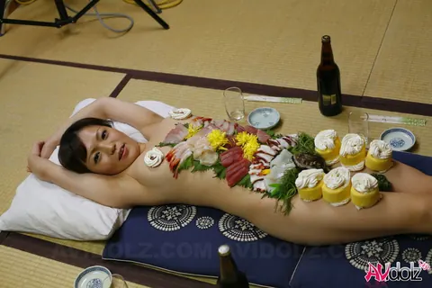Asuka Ayanami: Petite Japanese MILF Used by Men Outdoors – photo 2 of 20
