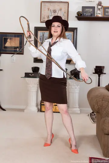 Annatasia Holland – BBW MILF in Uniform Rides Cock and Spreads