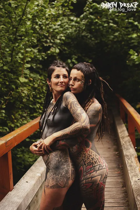 Anuskatzz: European Lesbians with Pigtails Have Sex on a Bridge – photo 13 of 16