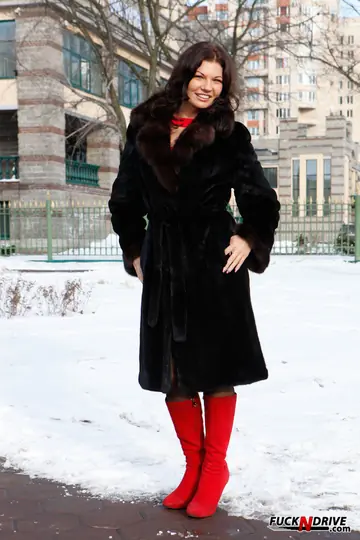 Helen Kroff – Brunette in Boots Sucks Cock and Takes Anal Cum Outdoors