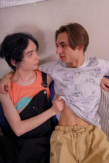 Two Men Kiss and Fuck Anal to a Gay Cumshot