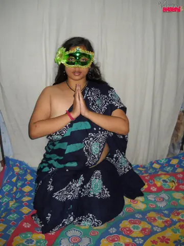 Indian BBW Strips Off Her Mask and Covers Her Tits