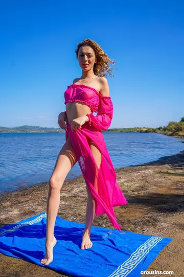 Isabella De Laa – Slim PAWG in Panties Takes Anal on the Beach