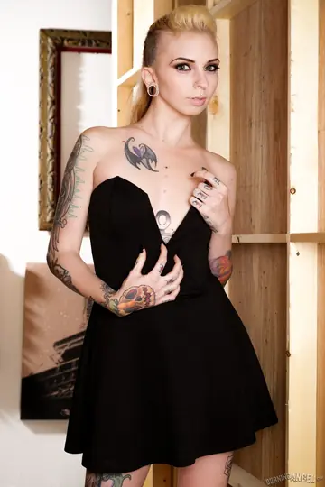 Sierra Cure – Tattooed PAWG Brunette Reveals Her Small Tits and Big Ass