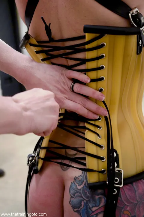 Claire Adams & Mz Berlin: Tall Redhead MILF Gets Restrained for Bondage – photo 6 of 21