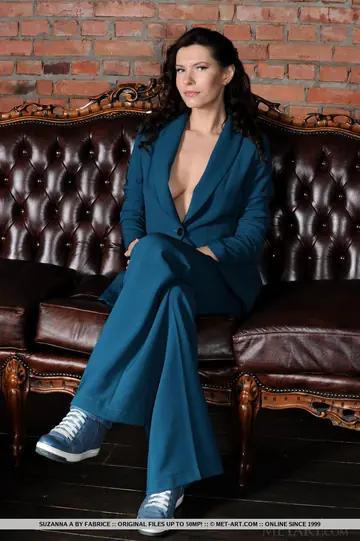 Suzanna Aye – Brunette Strips Out of Pantsuit and Spreads Wide
