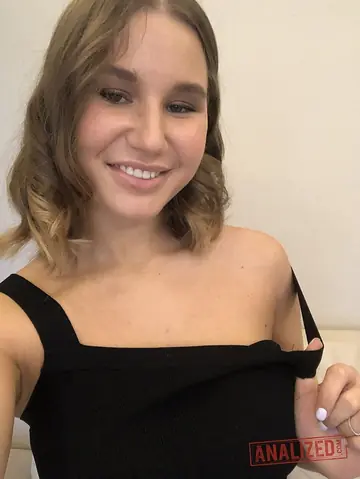 Curvy Russian in Lingerie Takes a Mirror Selfie While Spreading