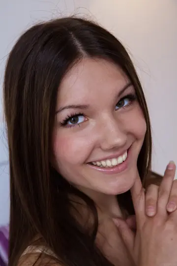 Slim Woman Removes Her Panties in the Bedroom and Shows Her Feet