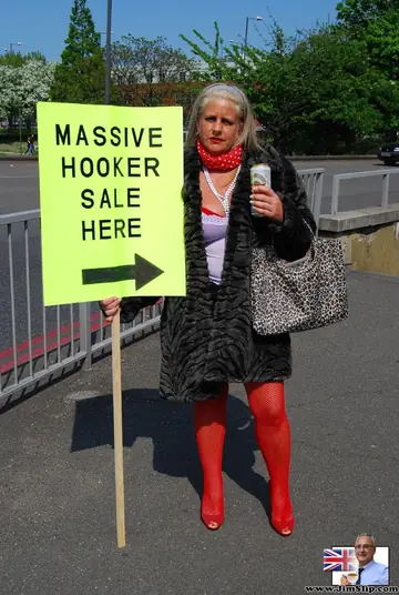 Robyn Ryder – European Blonde with Big Tits Sucks and Fucks Outdoors in Stockings