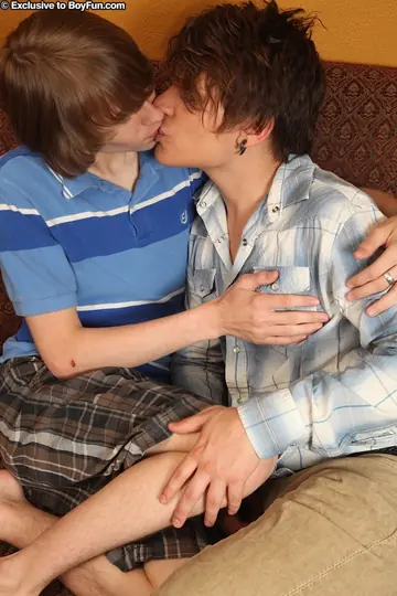 Two Men Suck and Fuck Missionary on the Sofa