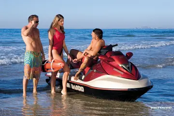 Jennifer Stone – Tall Brunette MILF Takes Beach Threesome with Anal and DP