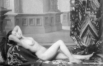 BBW Spreads Her Hairy Bush in Vintage Top