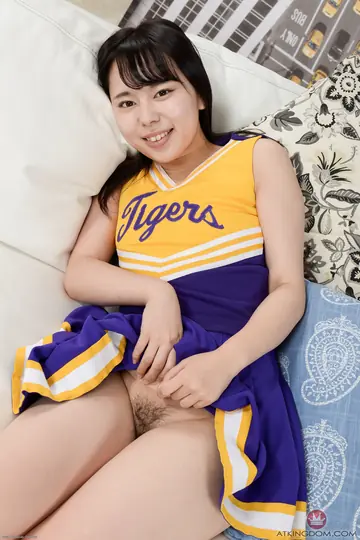 Petite Japanese Brunette Spreads Her Hairy Pussy