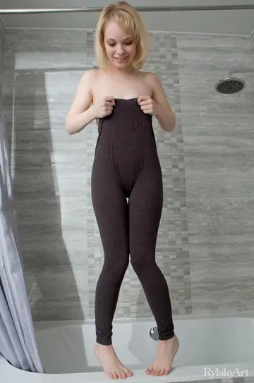 Feeona A – Thick Blonde Strips Out of Her Yoga Pants in the Bathroom