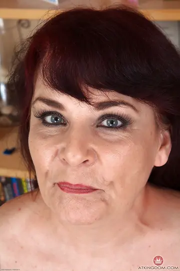 Christina X – Redhead MILF in Lingerie Pulls Panties Aside to Spread Her Hairy Pussy