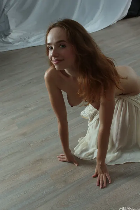 Rinna Ly: Redhead Undresses and Spreads Her Shaved Pussy – photo 11 of 20