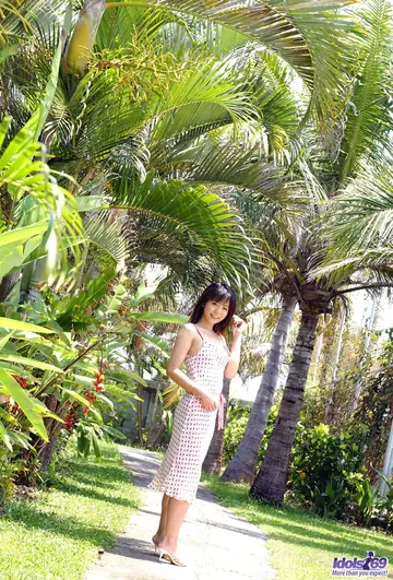Saki Ninomiya – Japanese Brunette Undresses on the Beach