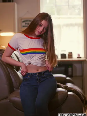 Lana Lea – Blonde PAWG Strips Out of Her Jeans and Panties to Bare All