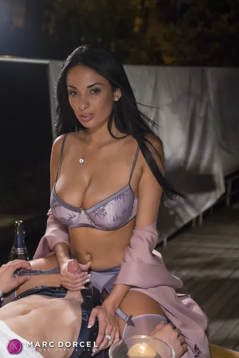 Anissa Kate: Blonde, Brunette and Short-Haired Women Have Group Sex – photo 20 of 20