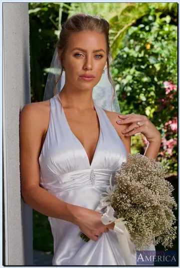 Nicole Aniston – Slim Blonde Bride Cheats with Cowgirl Sex in the Bathroom