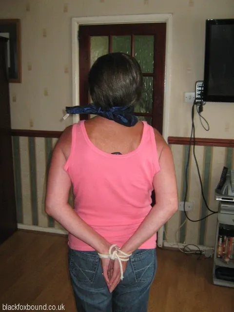 BBW in Lingerie Spreads While Bound – photo 5 of 16