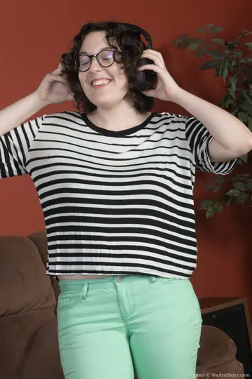 BBW Brunette with Glasses Spreads Her Hairy Pussy