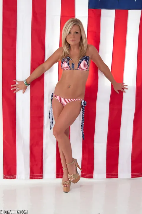 Meet Madden: Slim Blonde MILF in a Bikini, Heels and Glasses Strips Naked – photo 4 of 15