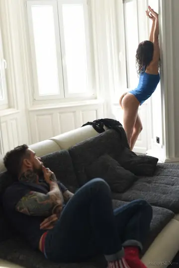 Leanna Sweet – Skinny Brunette Face-Sits Before Interracial Sex