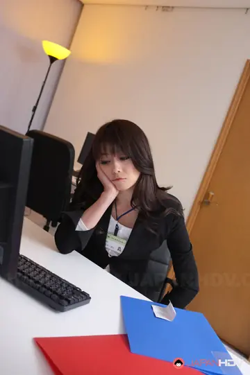 Sayuri Shiraishi – Busty Japanese MILF Secretary Bends Over the Desk for Sex
