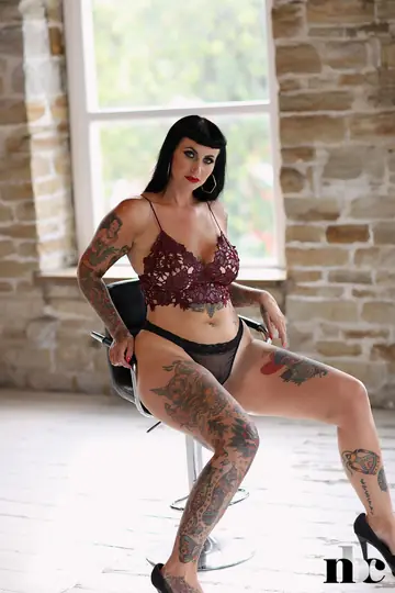 BBW Brunette Strips Out of Her Lingerie and Bikini