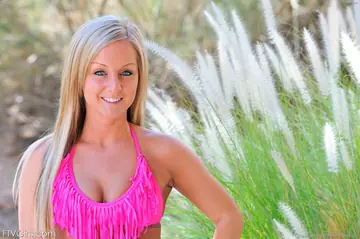 Melissa Matters – Busty Blonde Tucks Bikini Panties into Her Pussy Outdoors