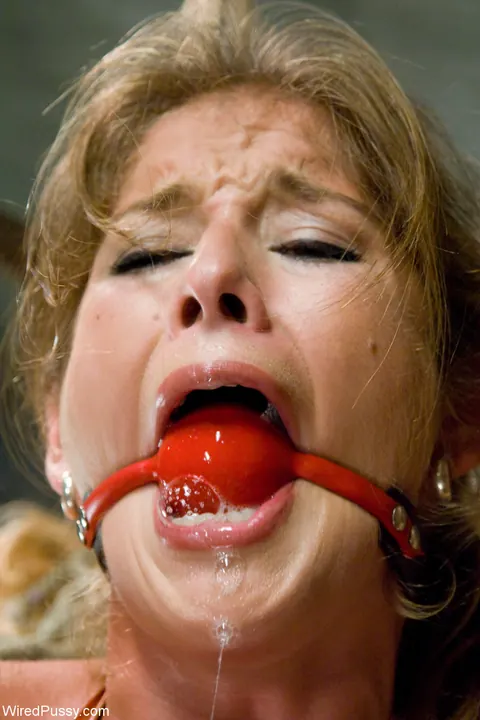Claire Adams: Busty Blonde MILF Dominates Brunette and Redhead in Lesbian BDSM – photo 15 of 20