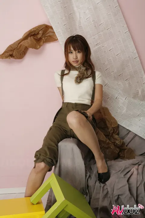 Hairy Japanese Woman in Heels Undresses and Spreads Her Pussy – photo 2 of 15
