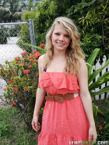 Stella Banxxx – Amateur Blonde in a Bikini and Glasses Flashes Her Pussy Outdoors