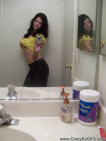 Phoebe – Petite Redhead MILF Shows Her Hairy Pussy in Selfie Then Takes Anal