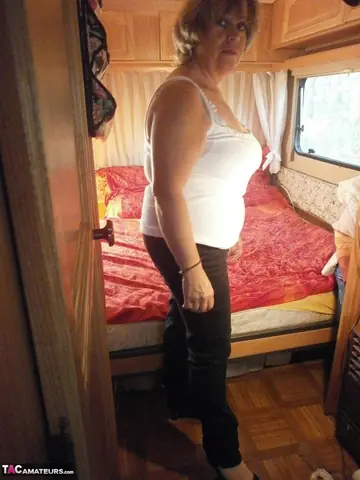 BBW in Heels Spreads Her Pussy on the Bed