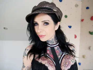 Megan Inky – Thick Brunette MILF Takes Anal in High Heels