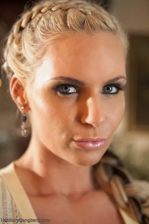 Phoenix Marie: Tall Blonde MILF Takes Interracial Double Penetration in Group Sex – photo 1 of 20