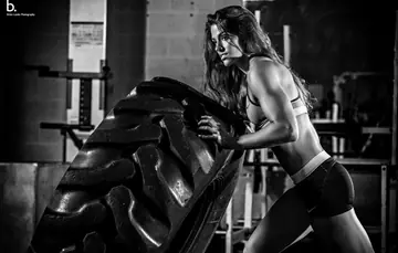 Petite Short-Haired Babe Poses in Fitness Wear