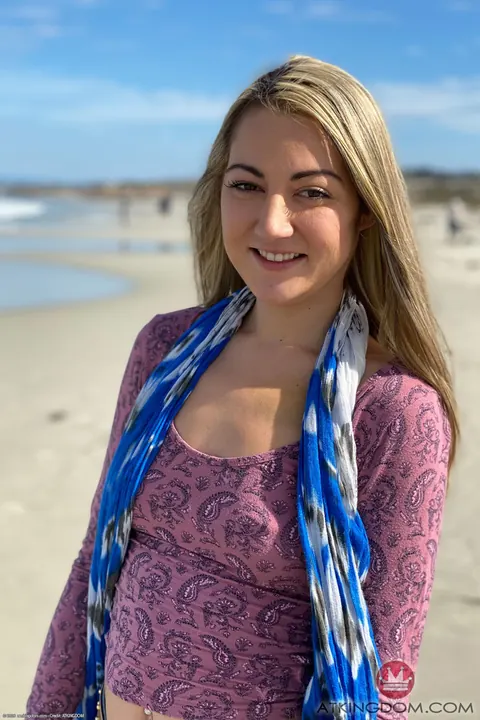 Lily Adams: Brunette PAWG Takes a Dildo in Her Ass on the Beach – photo 10 of 20