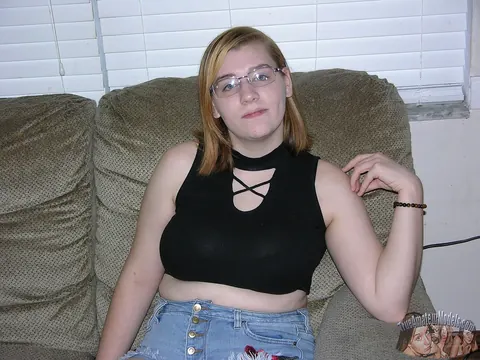 BBW in Glasses Slides Off Her Jeans and Spreads – photo 1 of 16