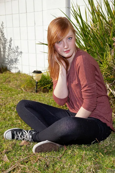 Redhead Strips Nude and Poses Outdoors – photo 1 of 11