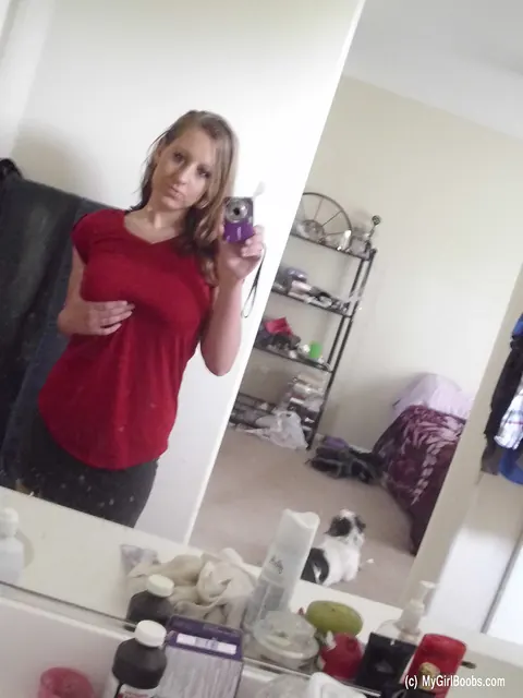 Busty MILF in Lingerie and Jeans Spreads Before a Mirror – photo 12 of 16
