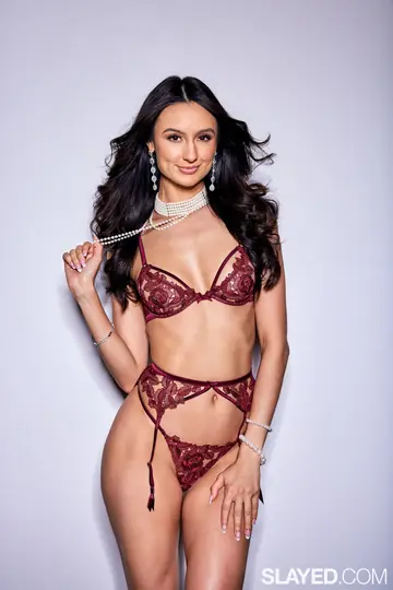Eliza Ibarra – Tall Latina in Lingerie Eats Pussy and Fingers Her Lesbian Lover