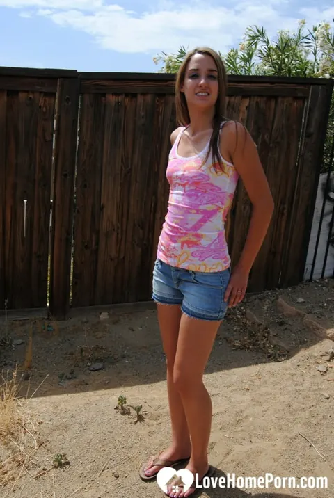Amateur Brunette Flaunts Her Thick Body and Big Ass Outdoors – photo 9 of 21