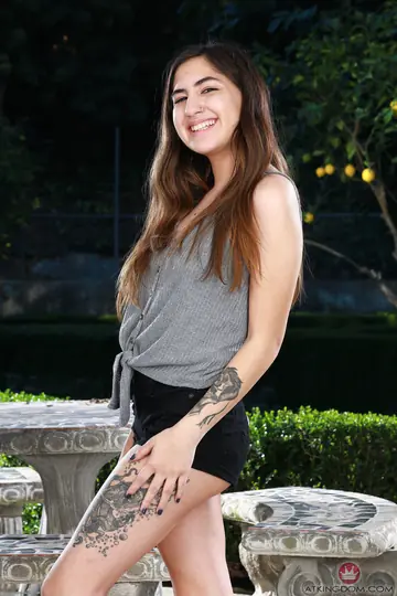 Veronica Vella – Brunette in Shorts Fingers Her Ass Outdoors