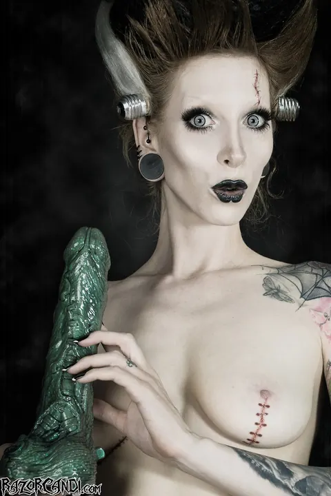 Razor Candi: Tattooed Redhead Strips Off Her Bride Costume and Uses a Dildo – photo 12 of 15