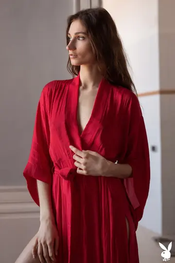 Ilvy Kokomo – Tall Brunette Strips Out of Her Red Nightgown